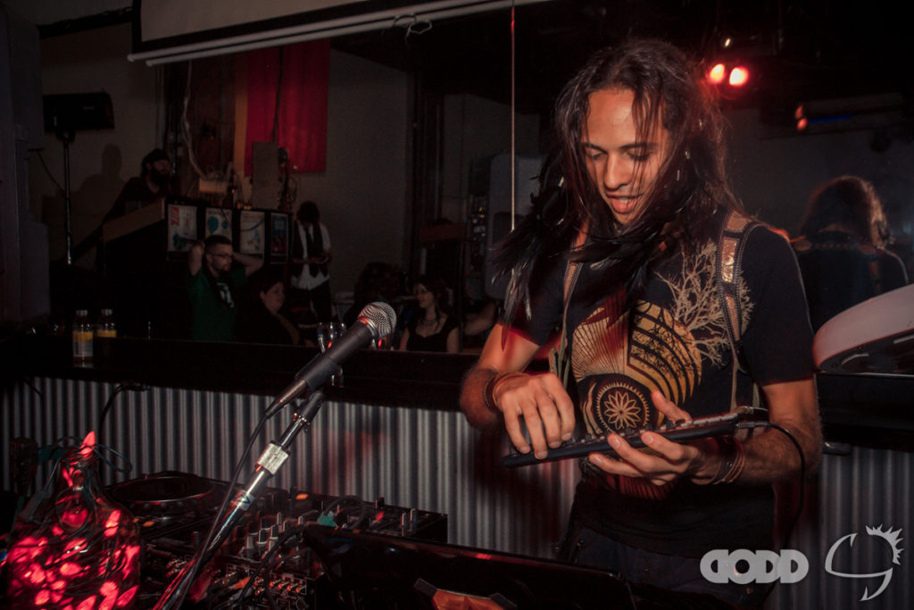 20120420-cosmic-caravan-ad-9285